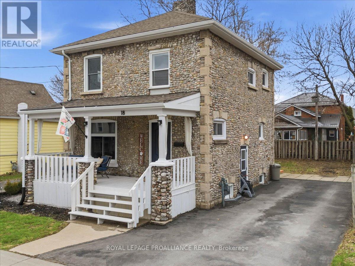 18 Brassey Street, Belleville, Ontario  K8N 2R3 - Photo 2 - X12998124