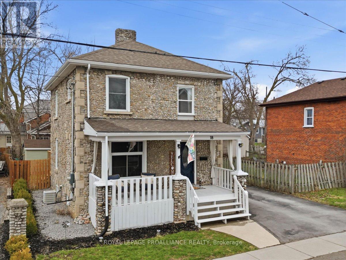 18 Brassey Street, Belleville, Ontario  K8N 2R3 - Photo 3 - X12998124