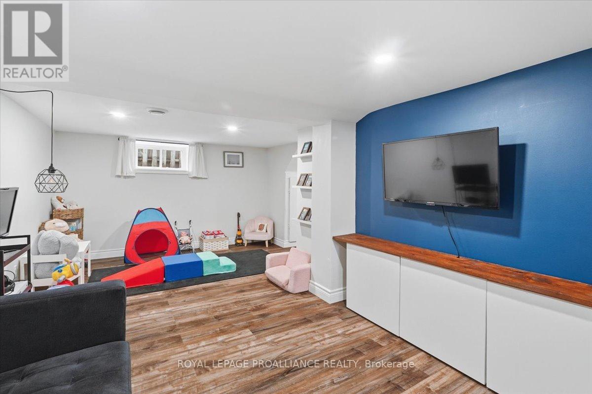 18 Brassey Street, Belleville, Ontario  K8N 2R3 - Photo 34 - X12998124