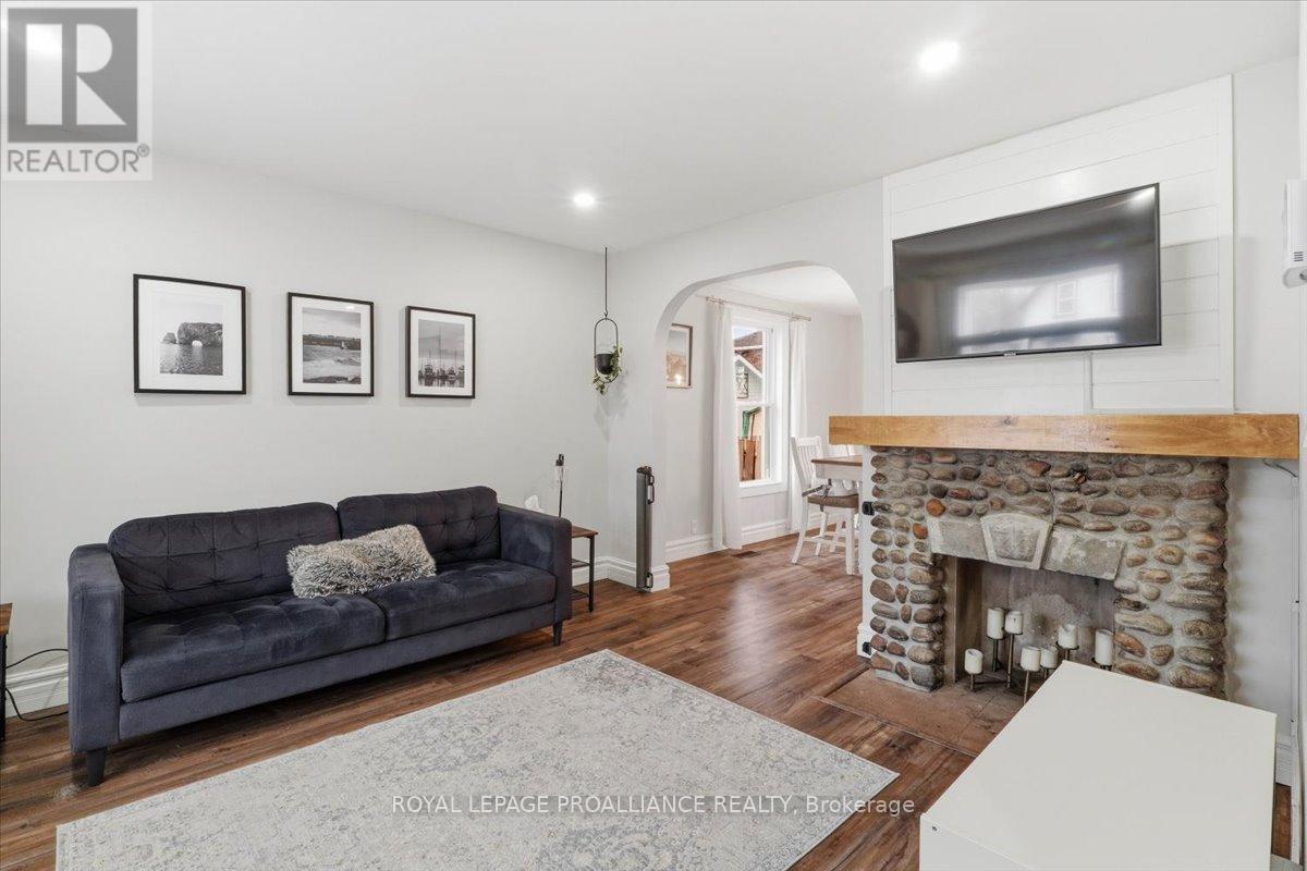 18 Brassey Street, Belleville, Ontario  K8N 2R3 - Photo 9 - X12998124