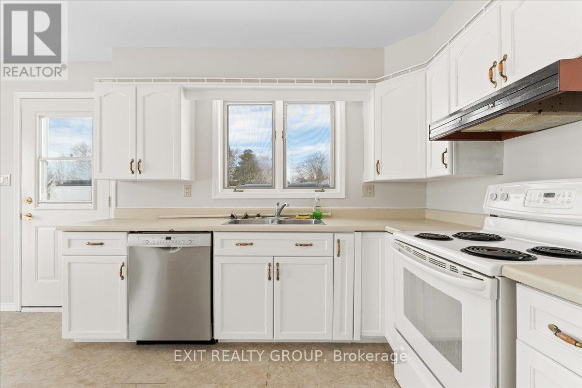 1162 County Rd 3, Prince Edward County, Ontario  K8N 4Z1 - Photo 8 - X12998226