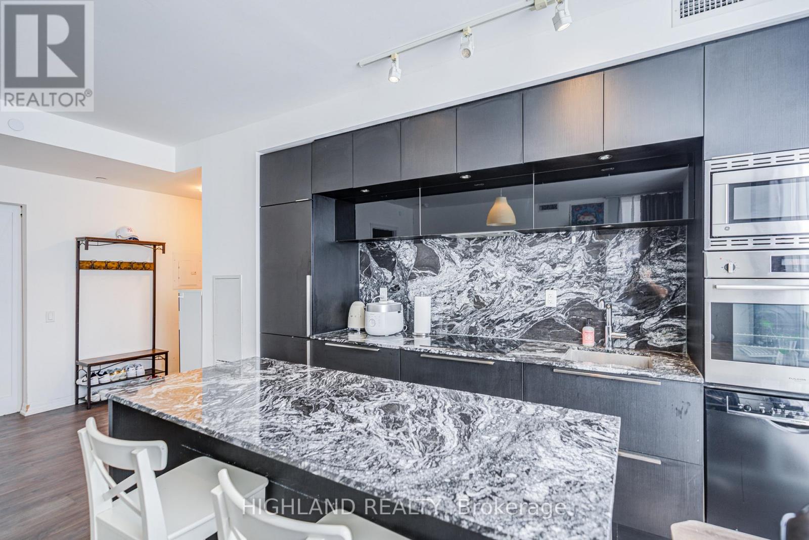 2106 - 88 Blue Jays Way, Toronto, Ontario  M5V 0L7 - Photo 11 - C12998120