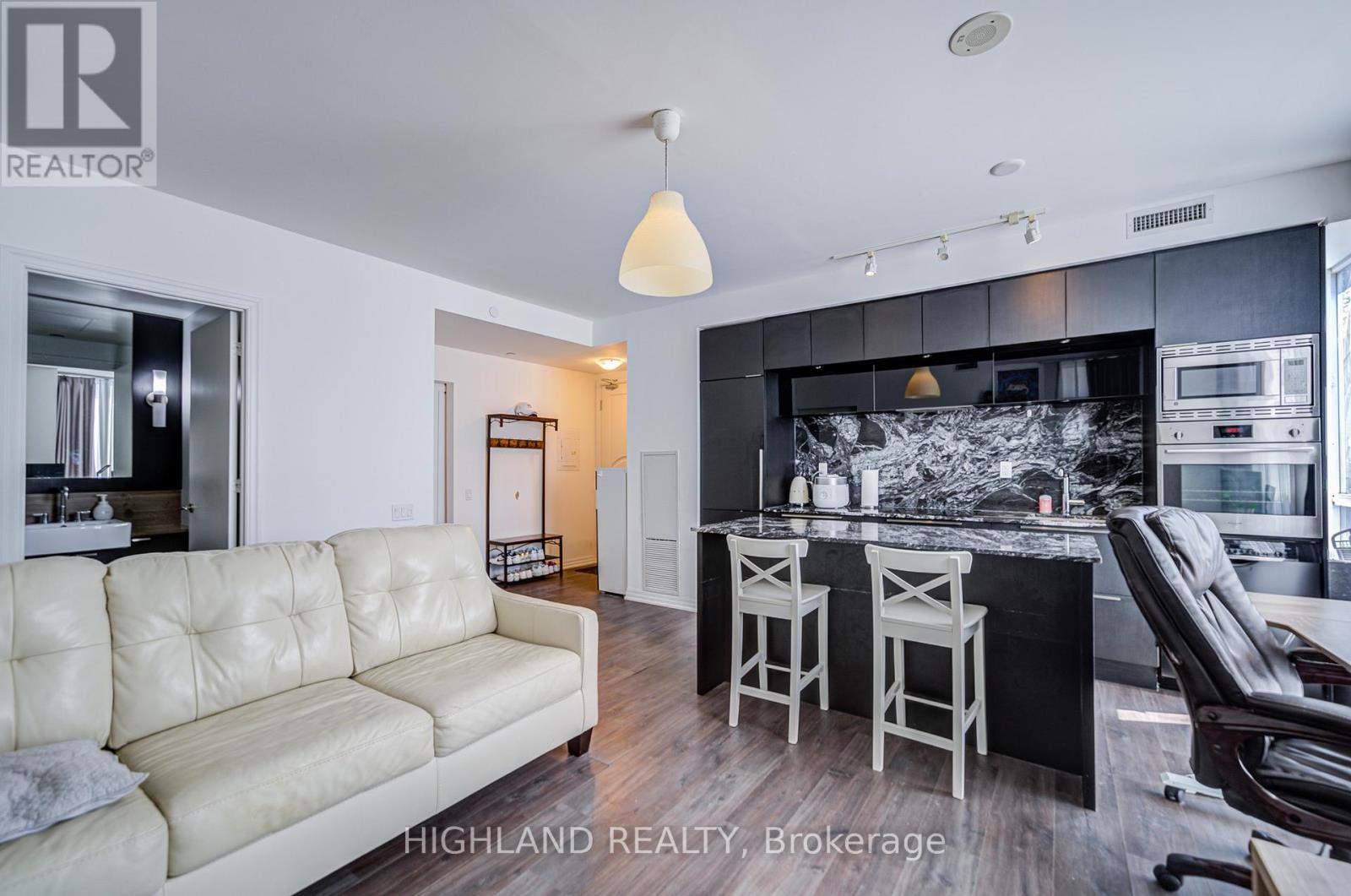 2106 - 88 Blue Jays Way, Toronto, Ontario  M5V 0L7 - Photo 15 - C12998120