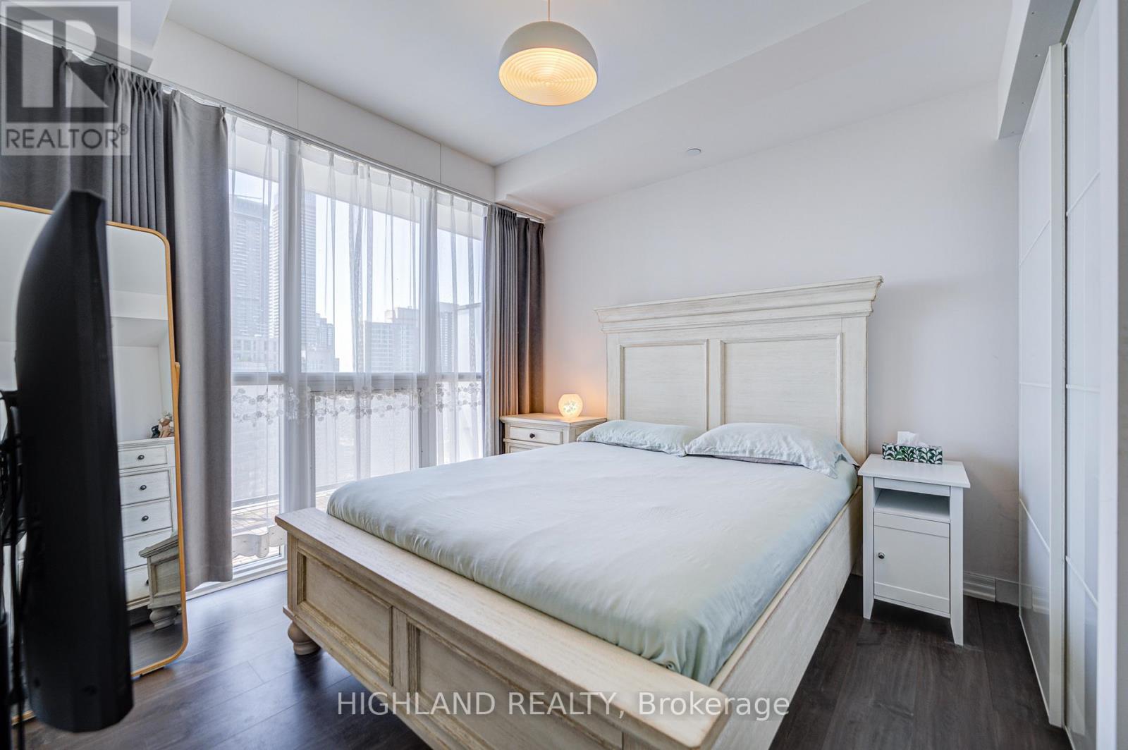 2106 - 88 Blue Jays Way, Toronto, Ontario  M5V 0L7 - Photo 17 - C12998120