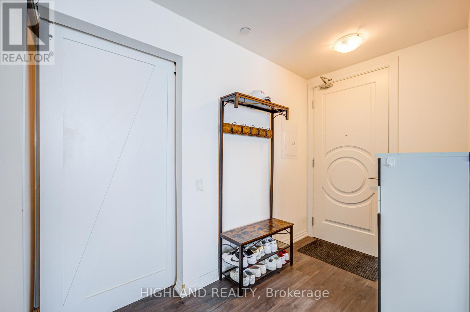 2106 - 88 Blue Jays Way, Toronto, Ontario  M5V 0L7 - Photo 8 - C12998120