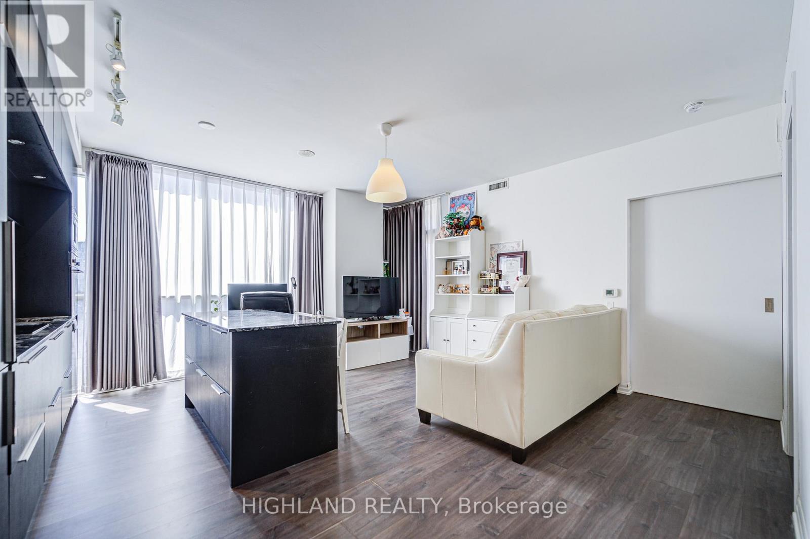 2106 - 88 Blue Jays Way, Toronto, Ontario  M5V 0L7 - Photo 9 - C12998120