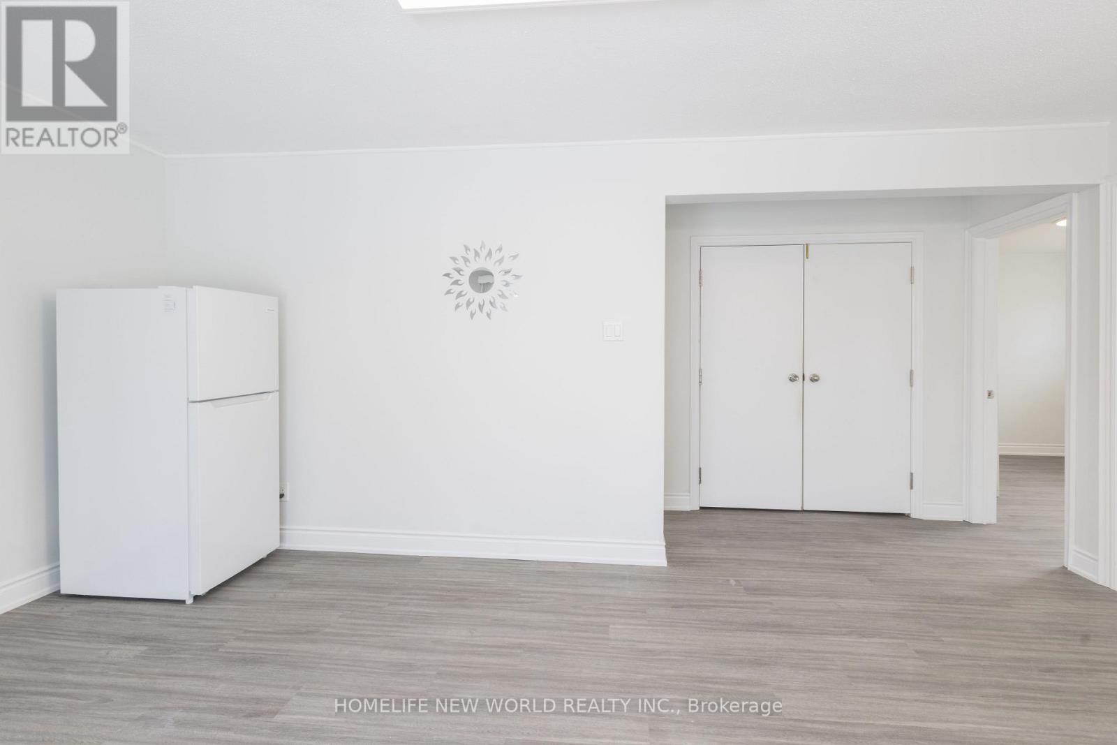 Part Of Main/ground Floor - 96 Ernest Avenue, Toronto, Ontario  M2J 3T6 - Photo 7 - C12998130