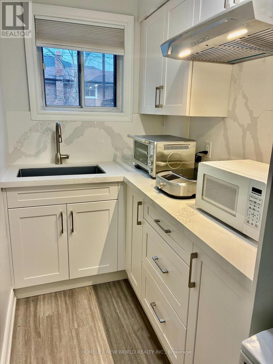 Part Of Main/ground Floor - 96 Ernest Avenue, Toronto, Ontario  M2J 3T6 - Photo 9 - C12998130