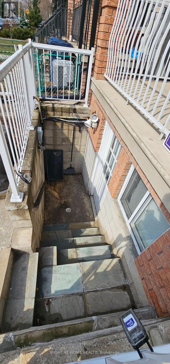 61 Margueretta Street, Toronto, Ontario  M6H 3S4 - Photo 12 - C12998138