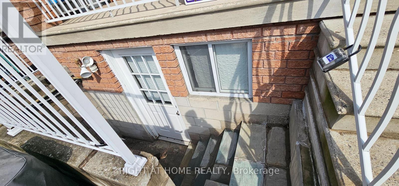 61 Margueretta Street, Toronto, Ontario  M6H 3S4 - Photo 14 - C12998138