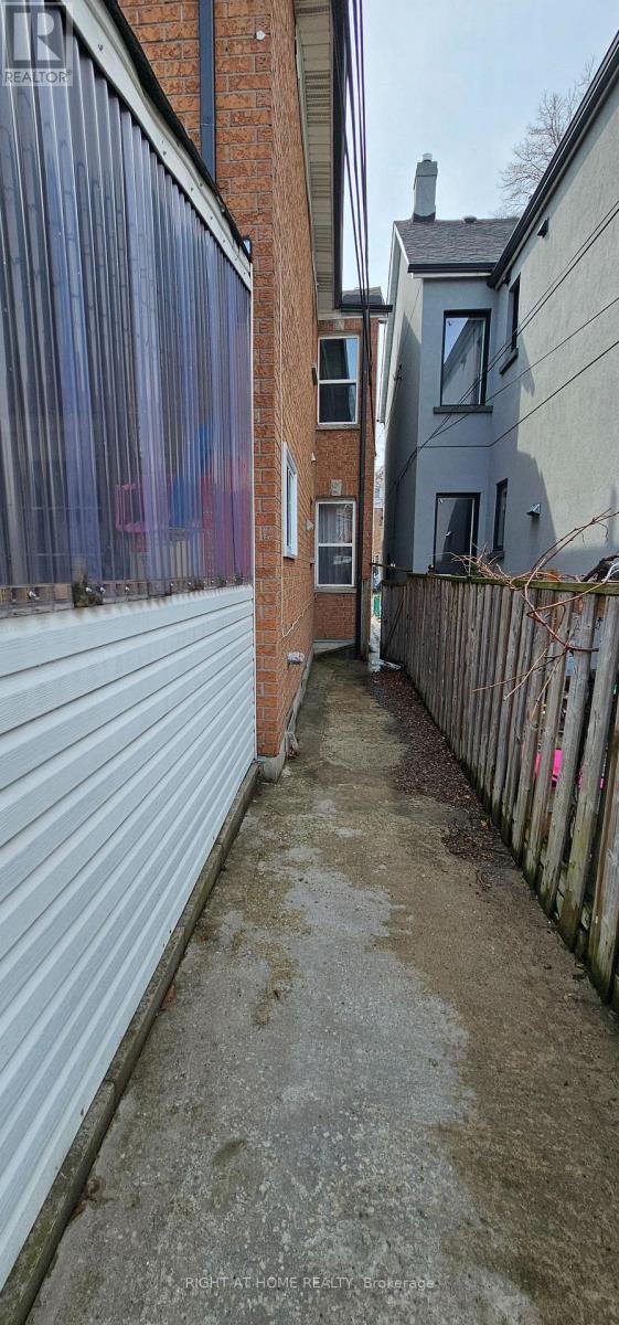 61 Margueretta Street, Toronto, Ontario  M6H 3S4 - Photo 9 - C12998138