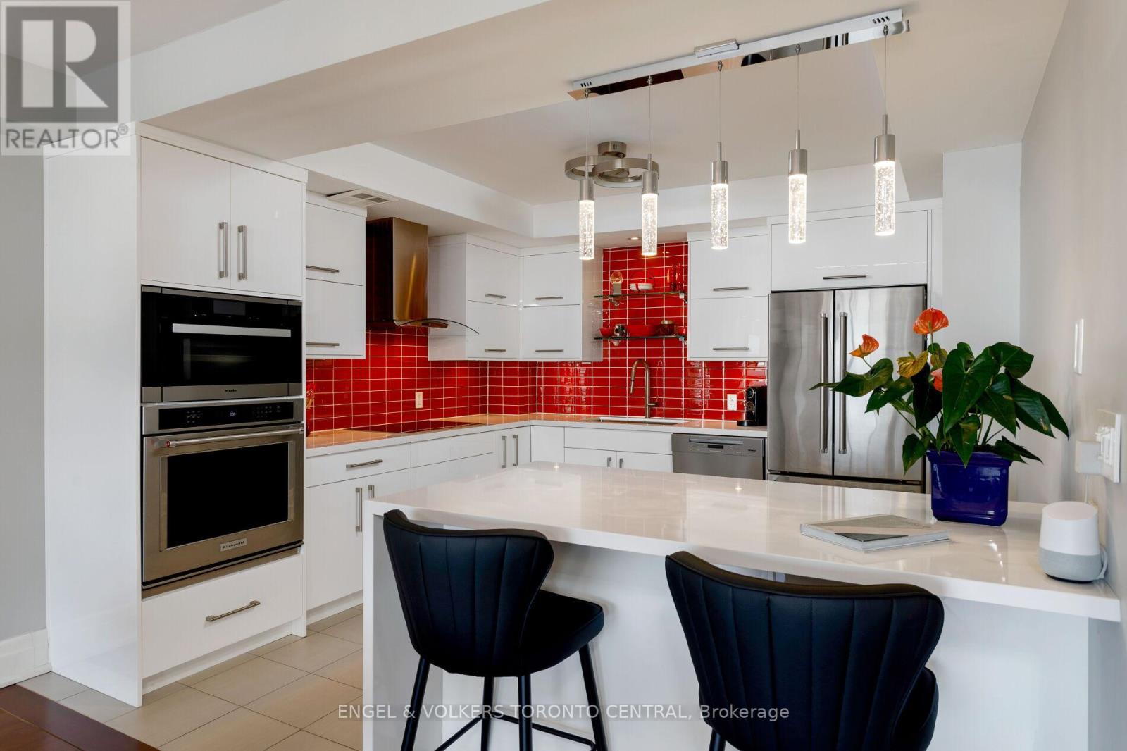 803e - 460 Queens Quay Way W, Toronto, Ontario  M5V 2Y5 - Photo 5 - C12998144