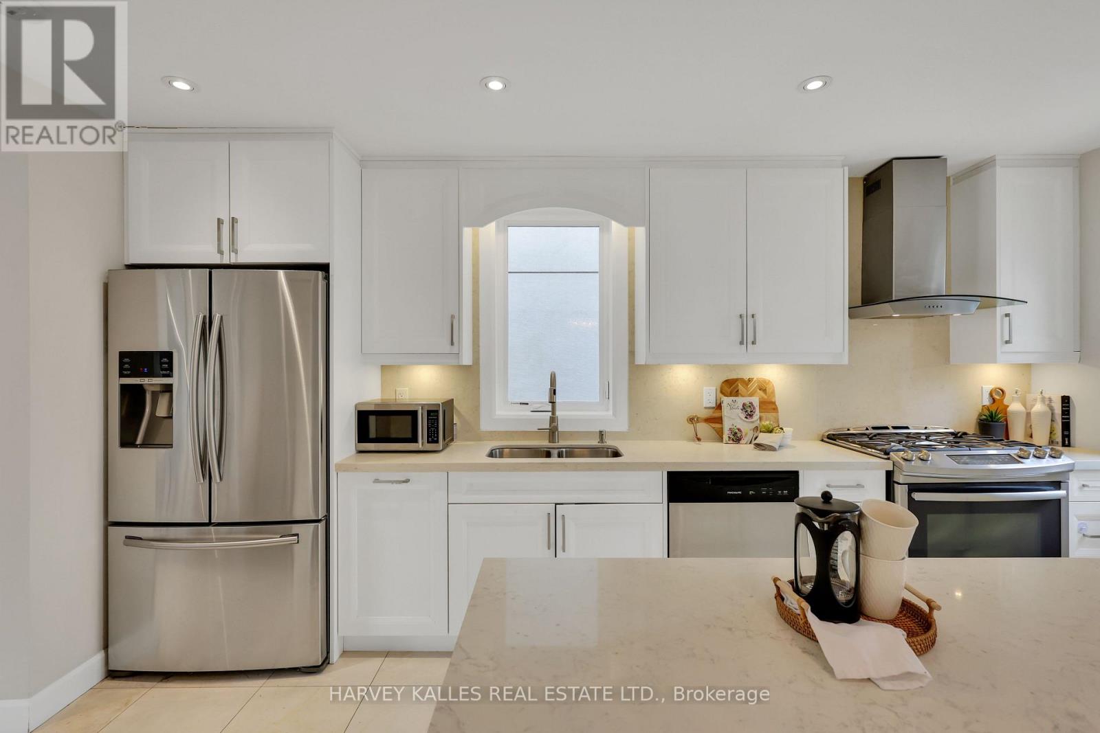 320 Melrose Avenue, Toronto, Ontario  M5M 1Z4 - Photo 22 - C12998150