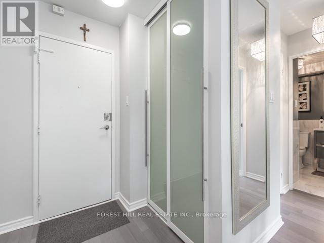 202 - 105 Mccaul Street, Toronto, Ontario M5T 2X4 - Photo 2 - C12998164