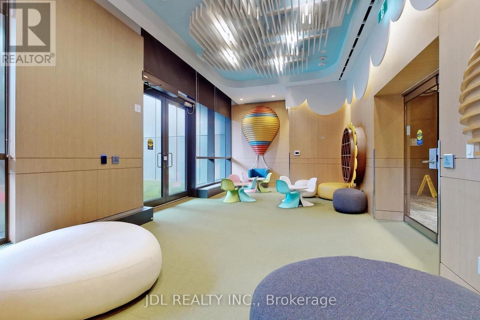 902 - 17 Bathurst Street, Toronto, Ontario  M5V 0N1 - Photo 5 - C12998174