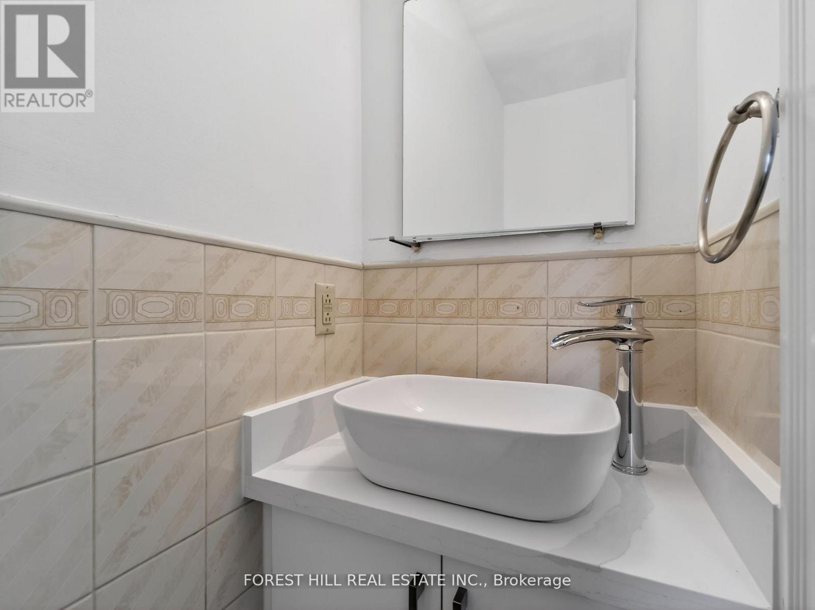 160 Pleasant Avenue, Toronto, Ontario  M2M 1M3 - Photo 13 - C12998180