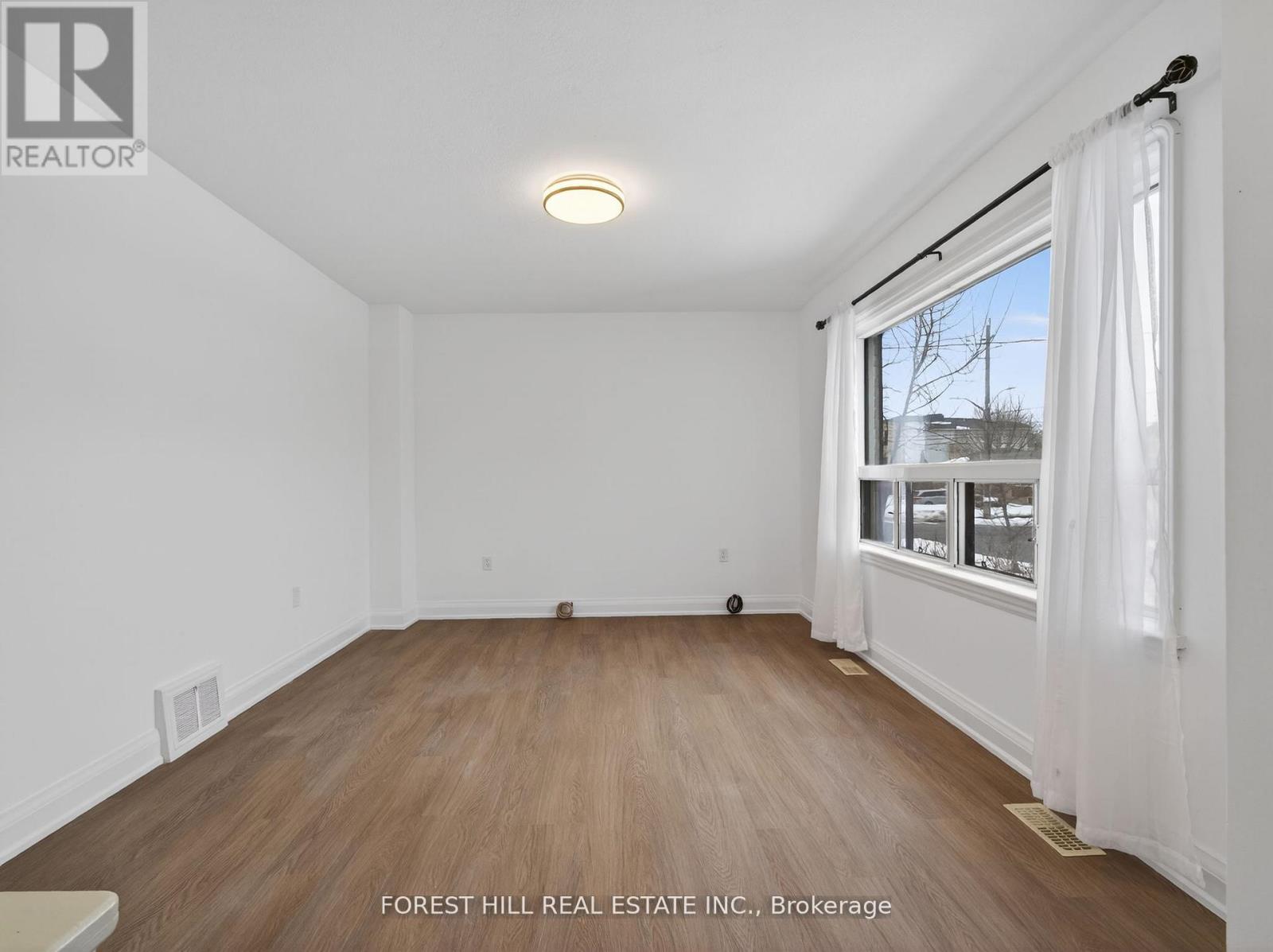 160 Pleasant Avenue, Toronto, Ontario  M2M 1M3 - Photo 3 - C12998180