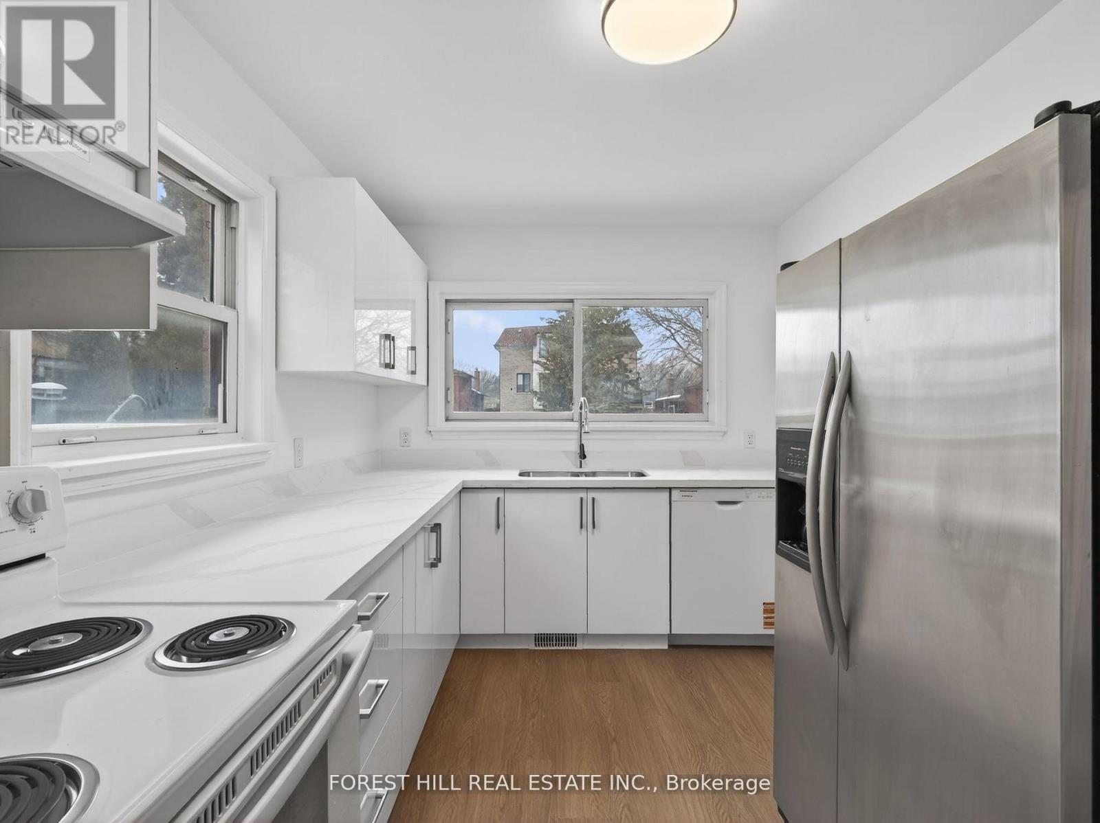 160 Pleasant Avenue, Toronto, Ontario  M2M 1M3 - Photo 9 - C12998180