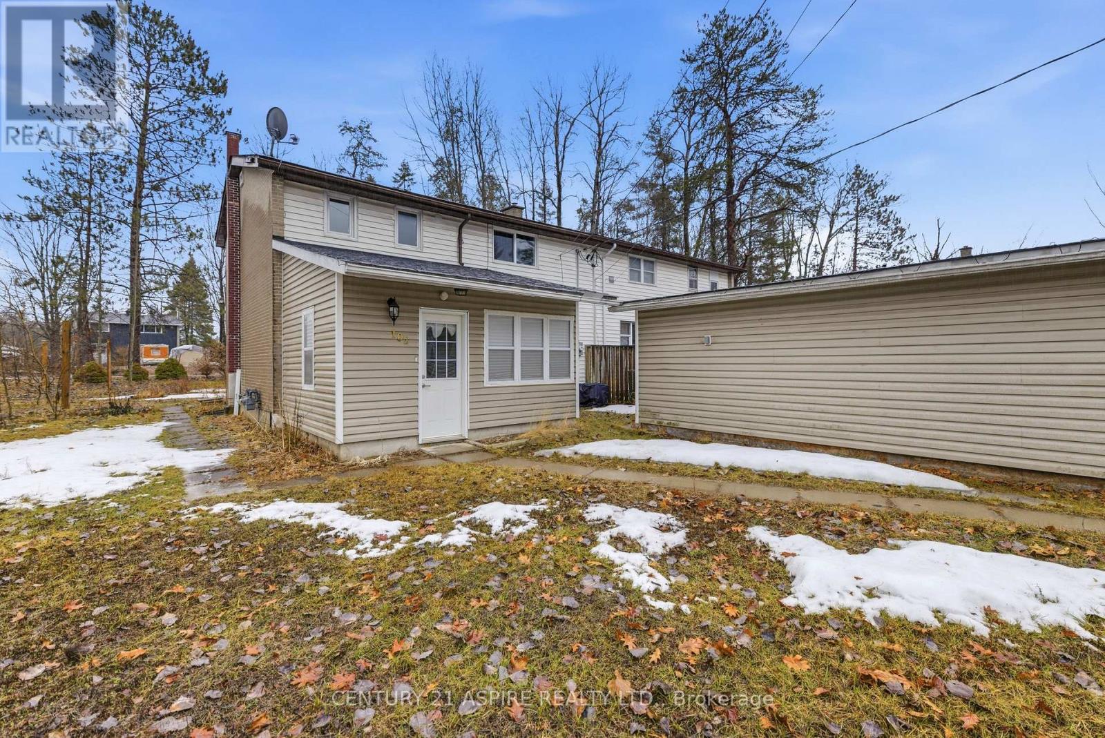 102 Birch Street, Deep River, Ontario K0J 1P0 - Photo 2 - X12998146