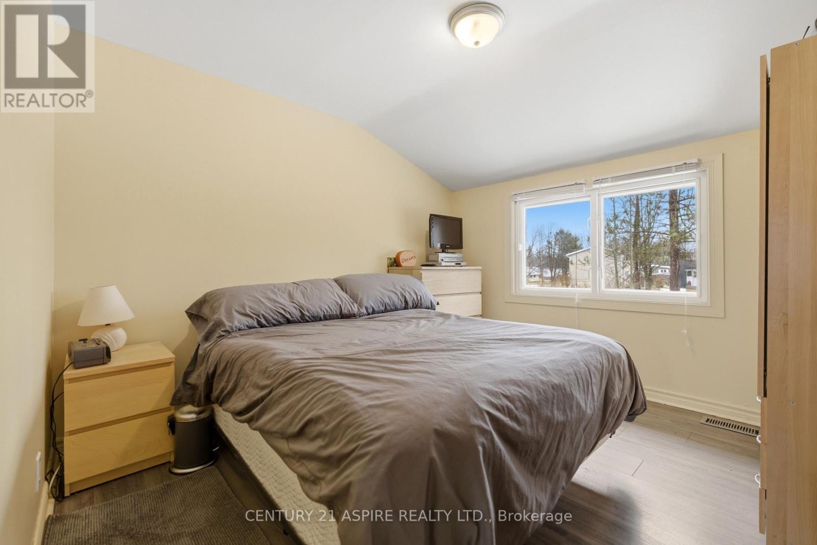 102 Birch Street, Deep River, Ontario K0J 1P0 - Photo 21 - X12998146