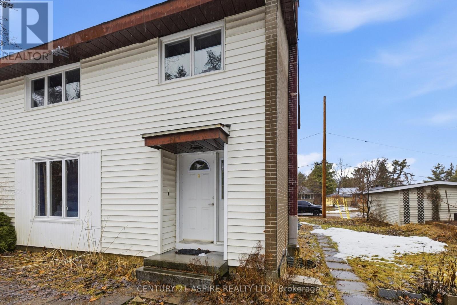 102 Birch Street, Deep River, Ontario K0J 1P0 - Photo 3 - X12998146