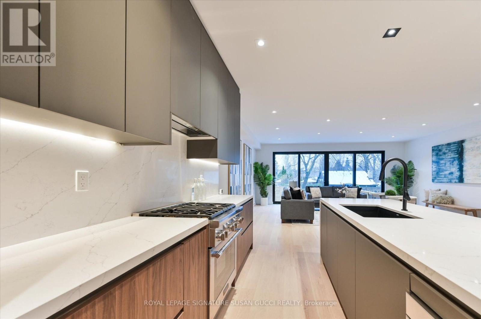 44 Doris Drive, Toronto, Ontario  M4B 3C9 - Photo 13 - E12998116