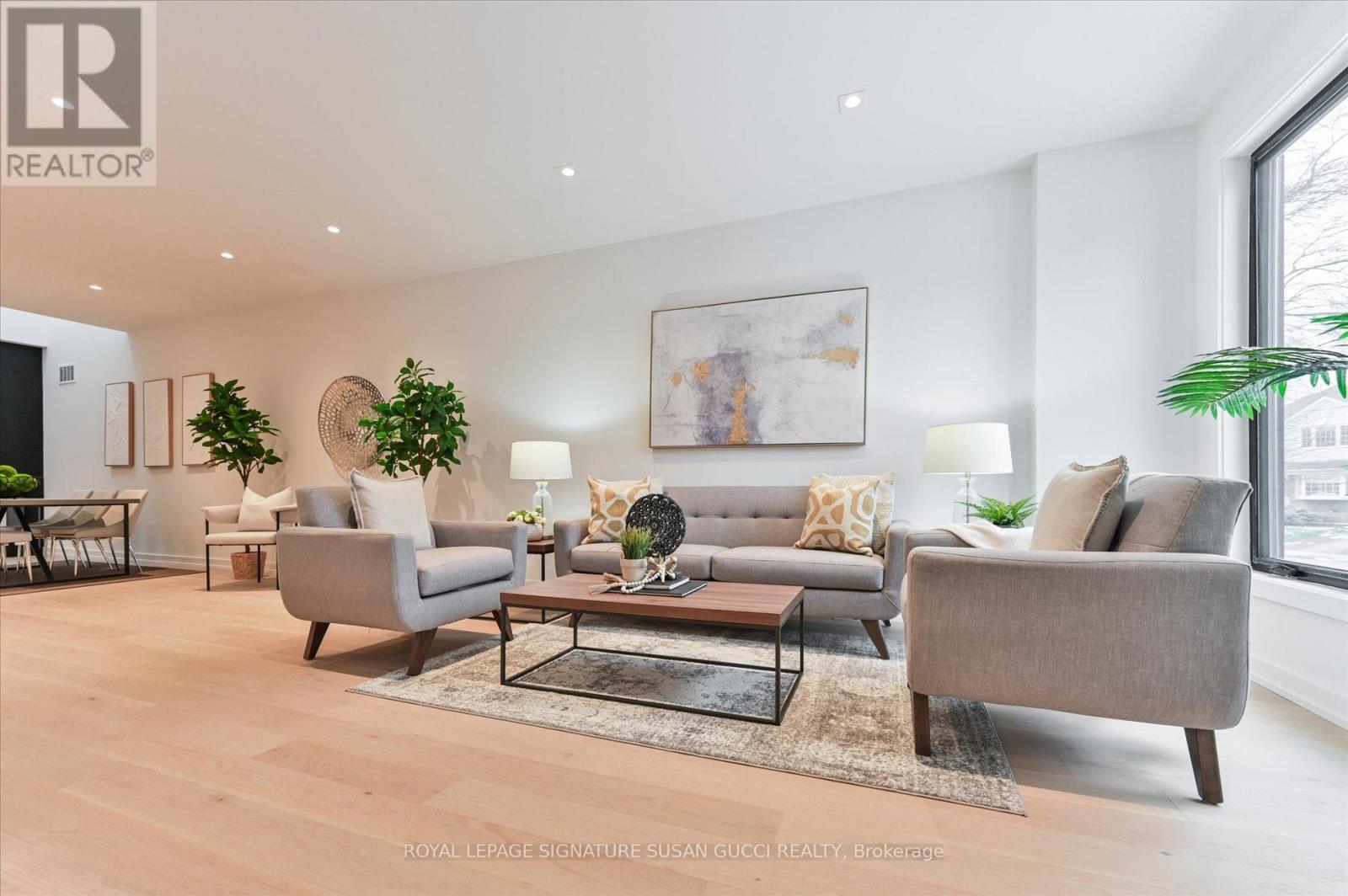 44 Doris Drive, Toronto, Ontario  M4B 3C9 - Photo 4 - E12998116