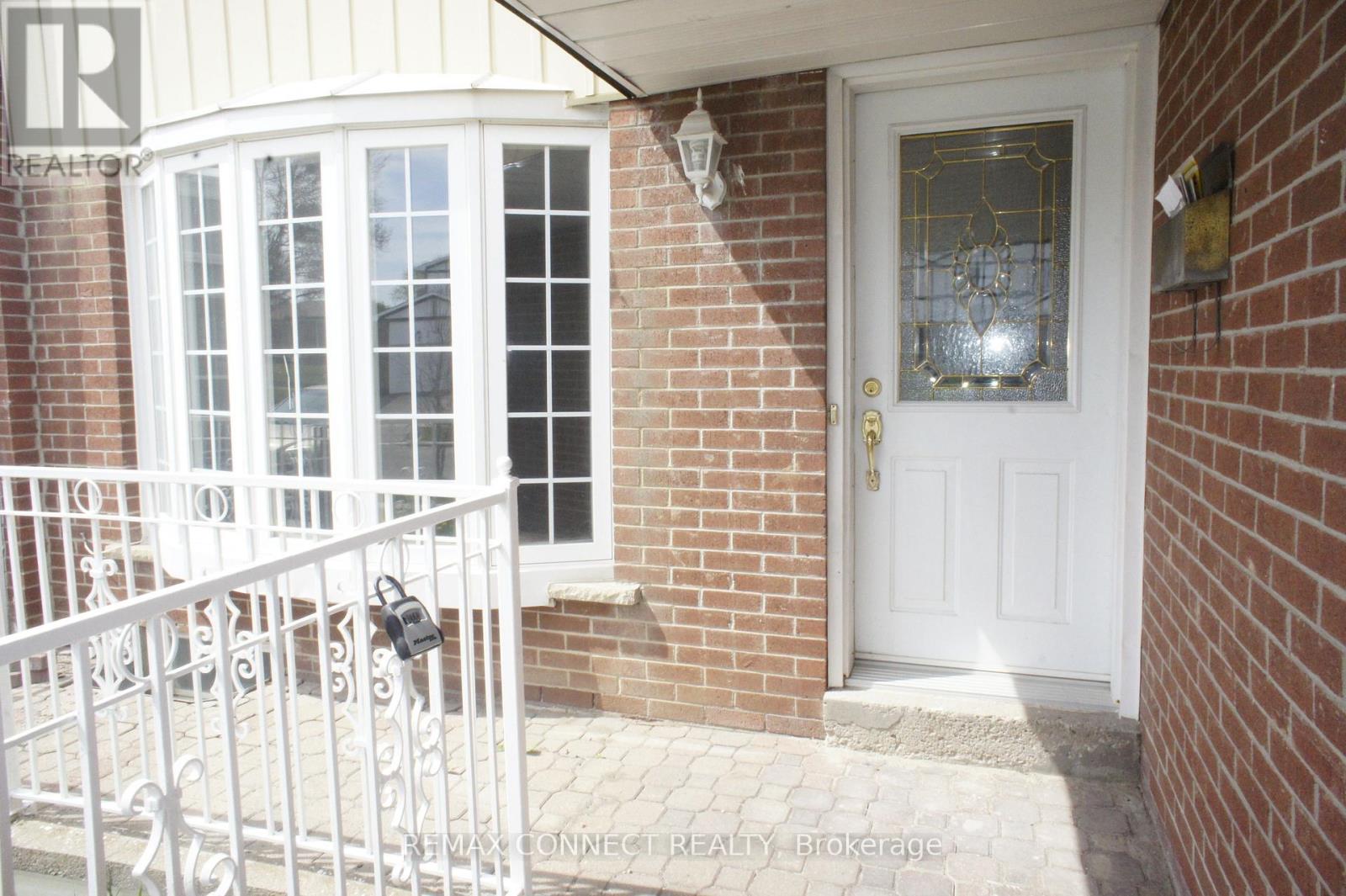 46 Shoredale Drive, Toronto, Ontario  M1G 3S9 - Photo 3 - E12998222