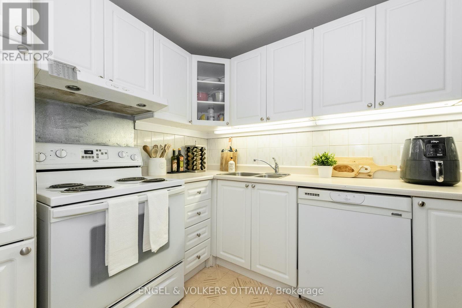 906 - 373 Laurier Avenue E, Ottawa, Ontario  K1N 8X6 - Photo 21 - X12998214