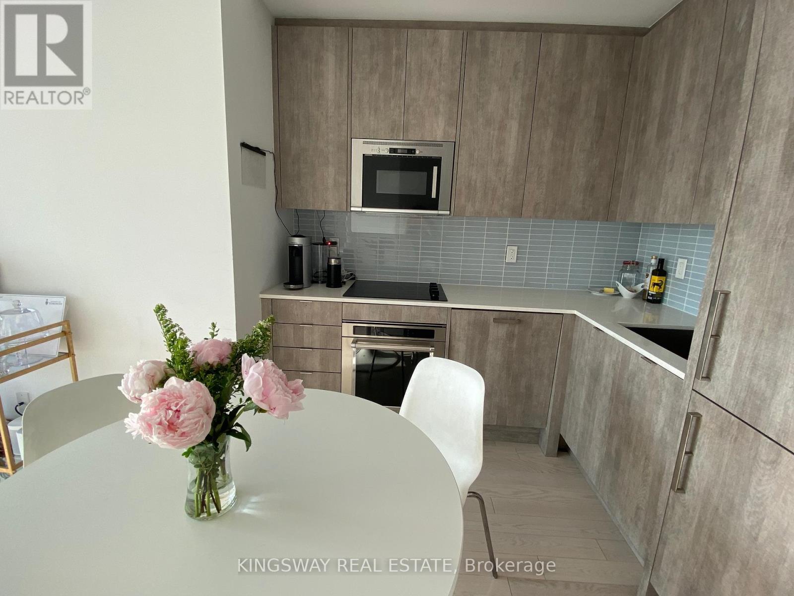 610 - 181 Bedford Road, Toronto, Ontario  M5R 0C2 - Photo 4 - C12997550