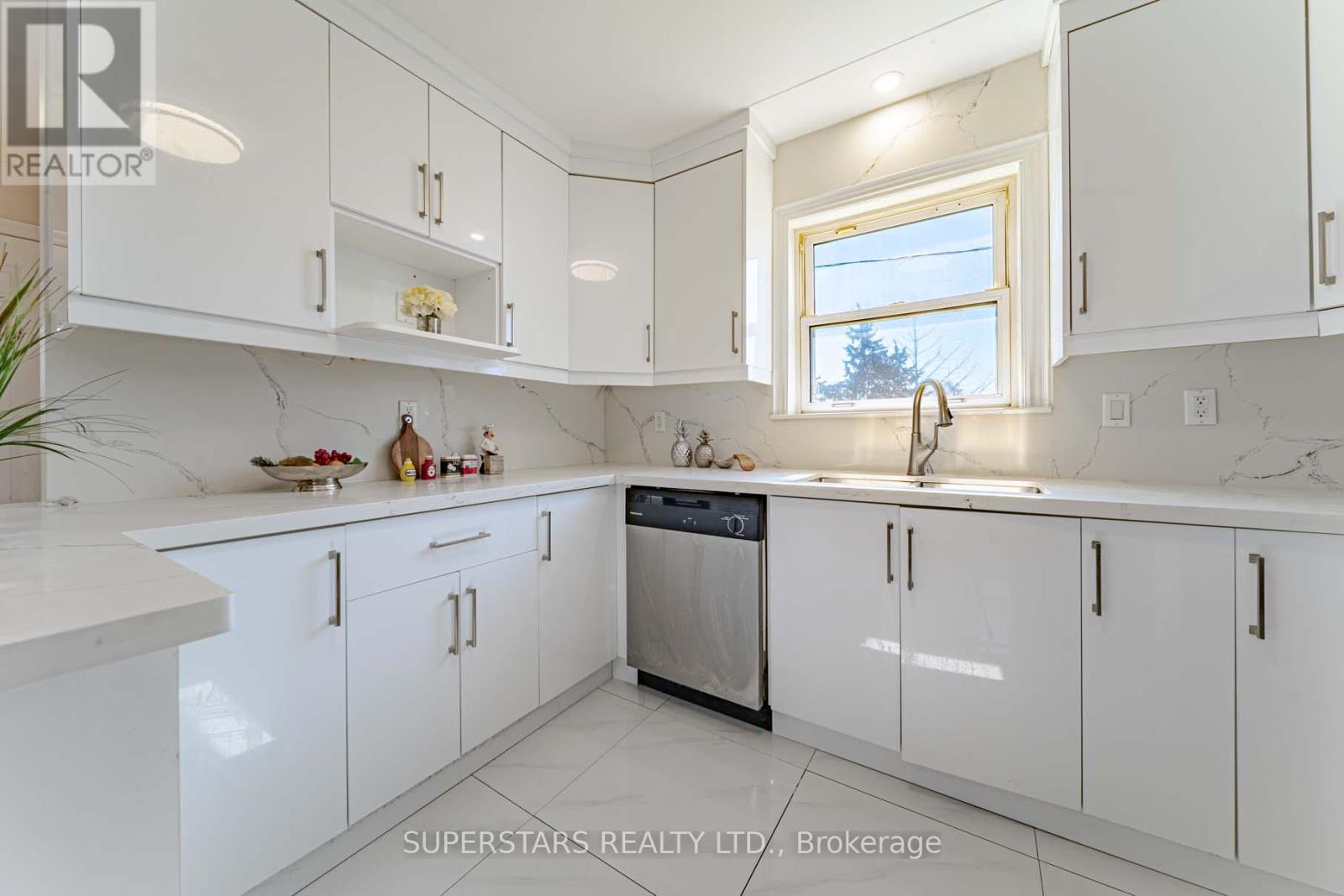 106 Ainsdale Road, Toronto, Ontario  M1R 3Z2 - Photo 8 - E12995756