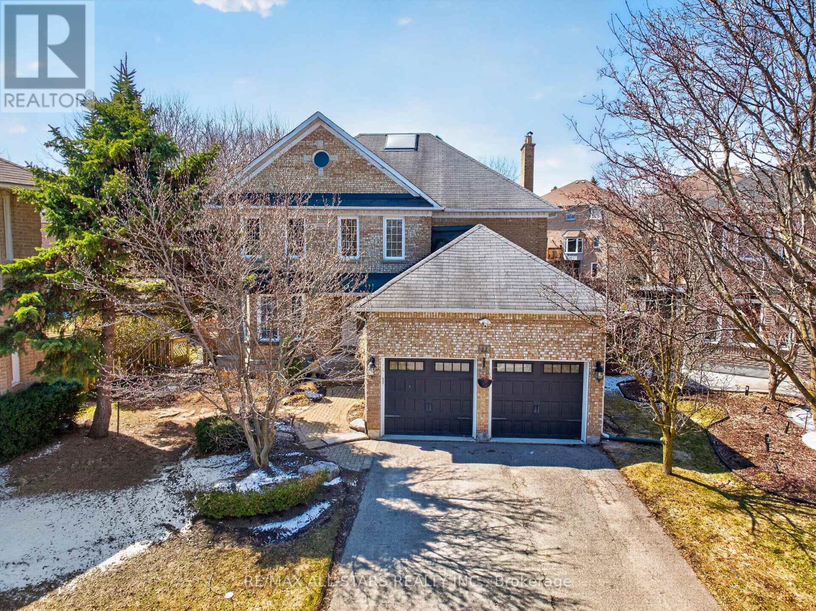 11 Bliss Court, Markham, Ontario  L3R 9E7 - Photo 3 - N12998176