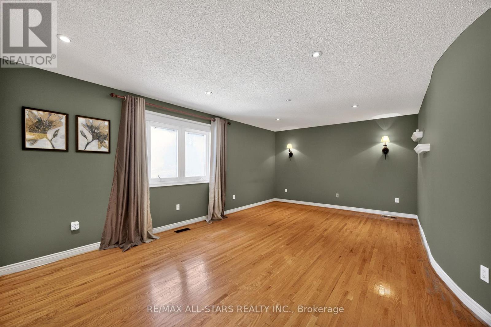 11 Bliss Court, Markham, Ontario  L3R 9E7 - Photo 35 - N12998176