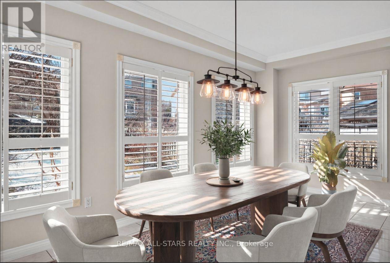 11 Bliss Court, Markham, Ontario  L3R 9E7 - Photo 9 - N12998176