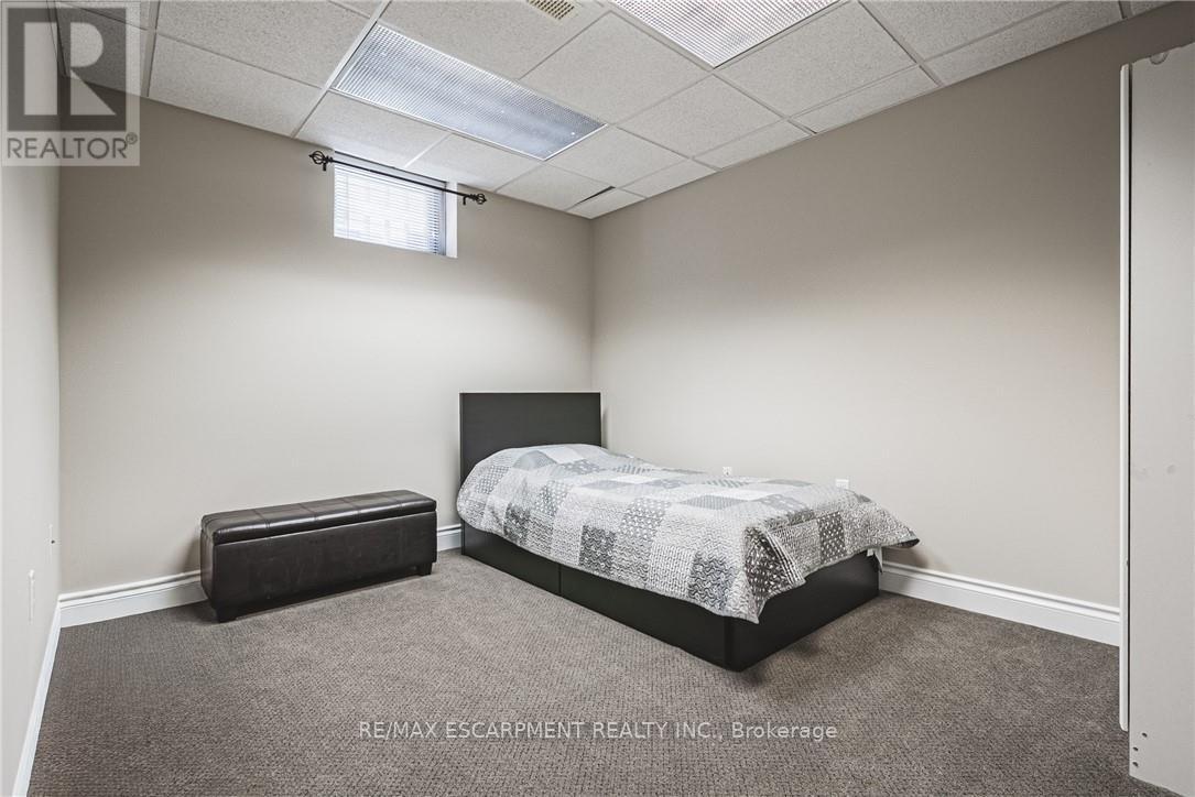 137 Pinehill Drive, Hamilton, Ontario  L0R 1P0 - Photo 32 - X12977472