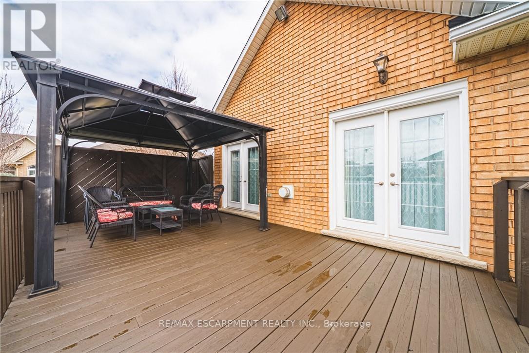 137 Pinehill Drive, Hamilton, Ontario  L0R 1P0 - Photo 36 - X12977472