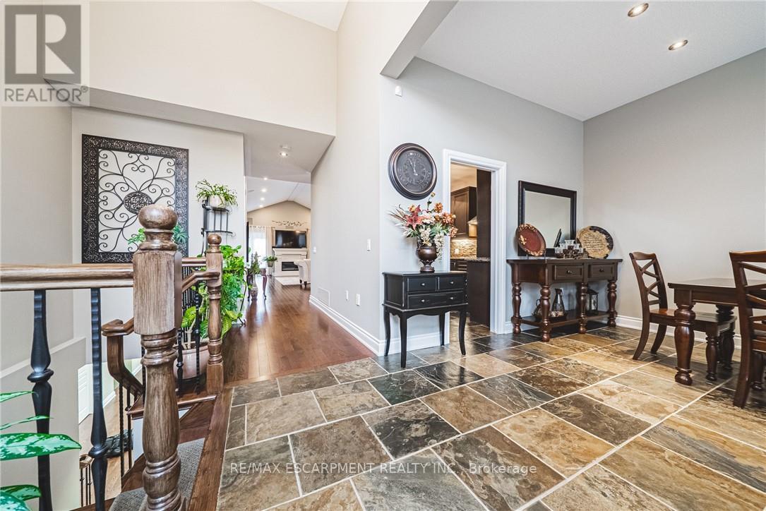 137 Pinehill Drive, Hamilton, Ontario  L0R 1P0 - Photo 9 - X12977472