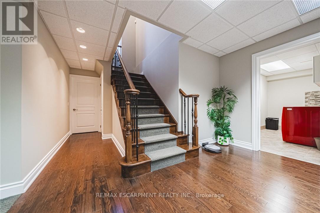 137 Pinehill Drive, Hamilton, Ontario  L0R 1P0 - Photo 27 - X12977472