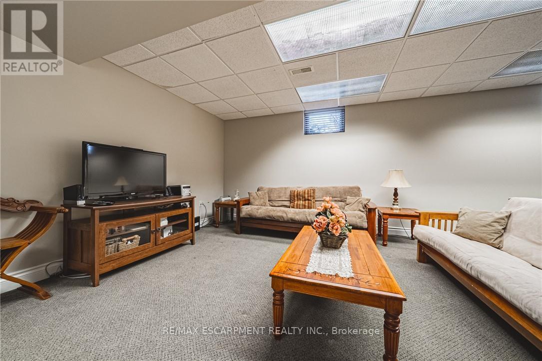 137 Pinehill Drive, Hamilton, Ontario  L0R 1P0 - Photo 30 - X12977472