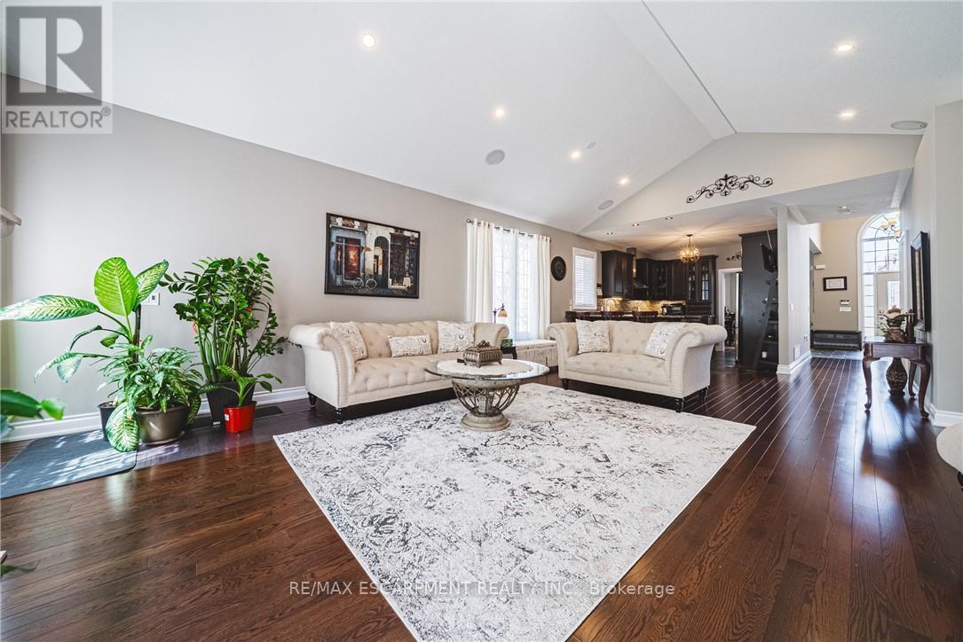 137 Pinehill Drive, Hamilton, Ontario  L0R 1P0 - Photo 16 - X12977472