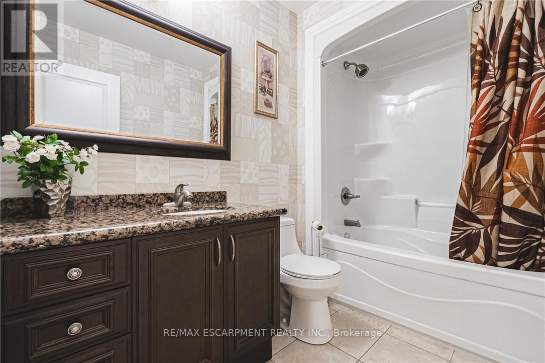 137 Pinehill Drive, Hamilton, Ontario  L0R 1P0 - Photo 34 - X12977472