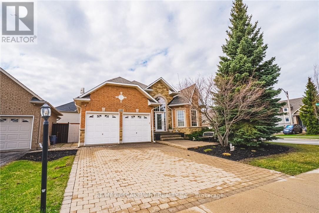 137 PINEHILL DRIVE, Hamilton, Ontario