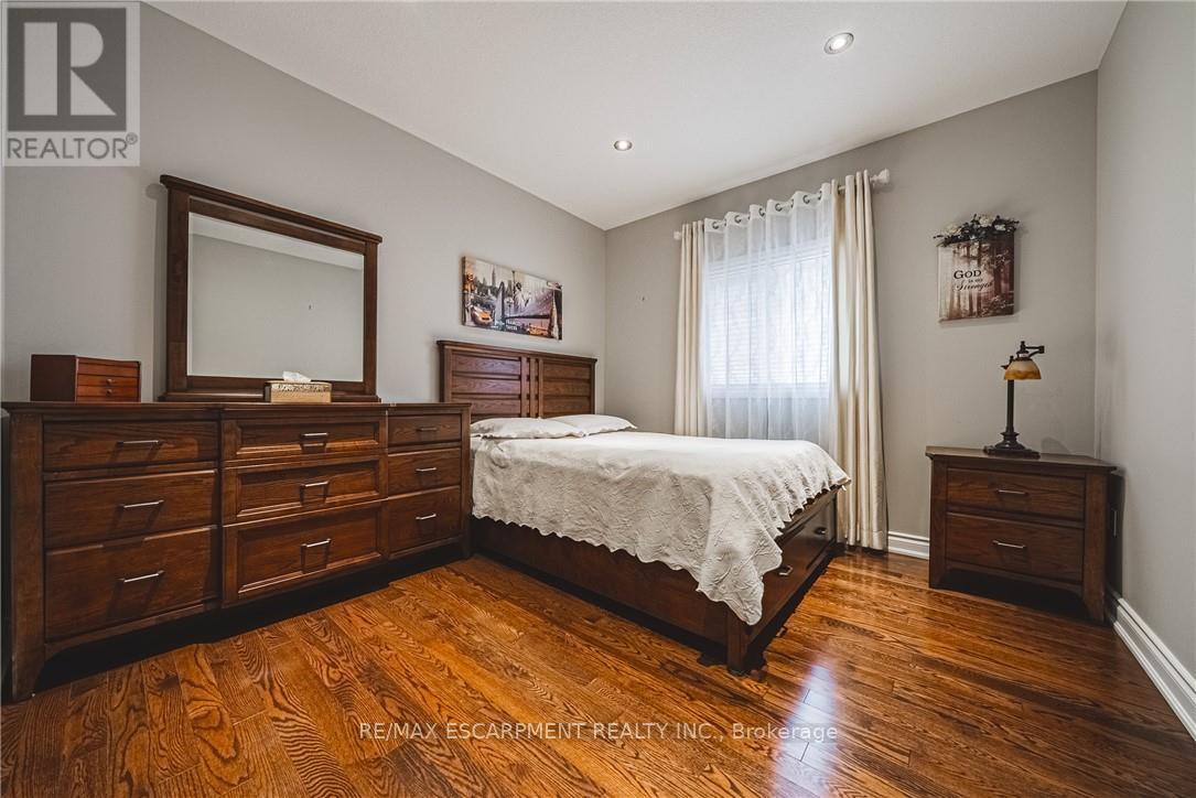 137 Pinehill Drive, Hamilton, Ontario  L0R 1P0 - Photo 24 - X12977472