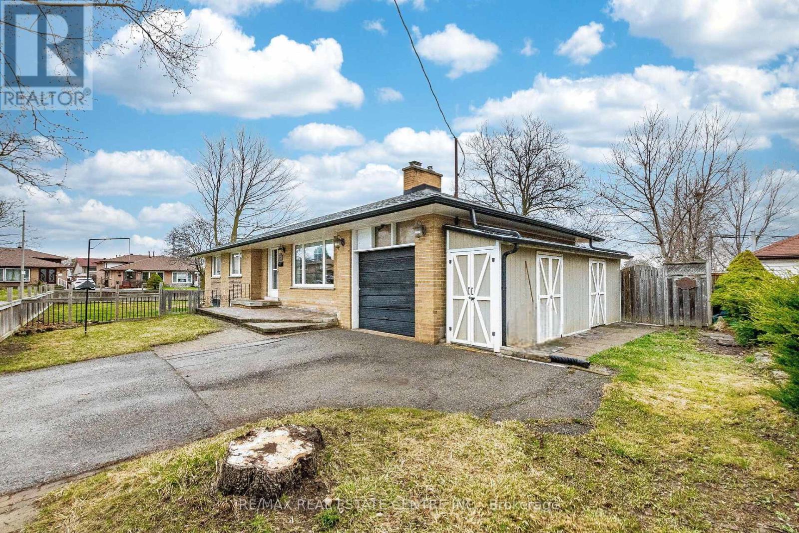 25 Lesbury Avenue, Brampton, Ontario  L6W 3A2 - Photo 14 - W12998136