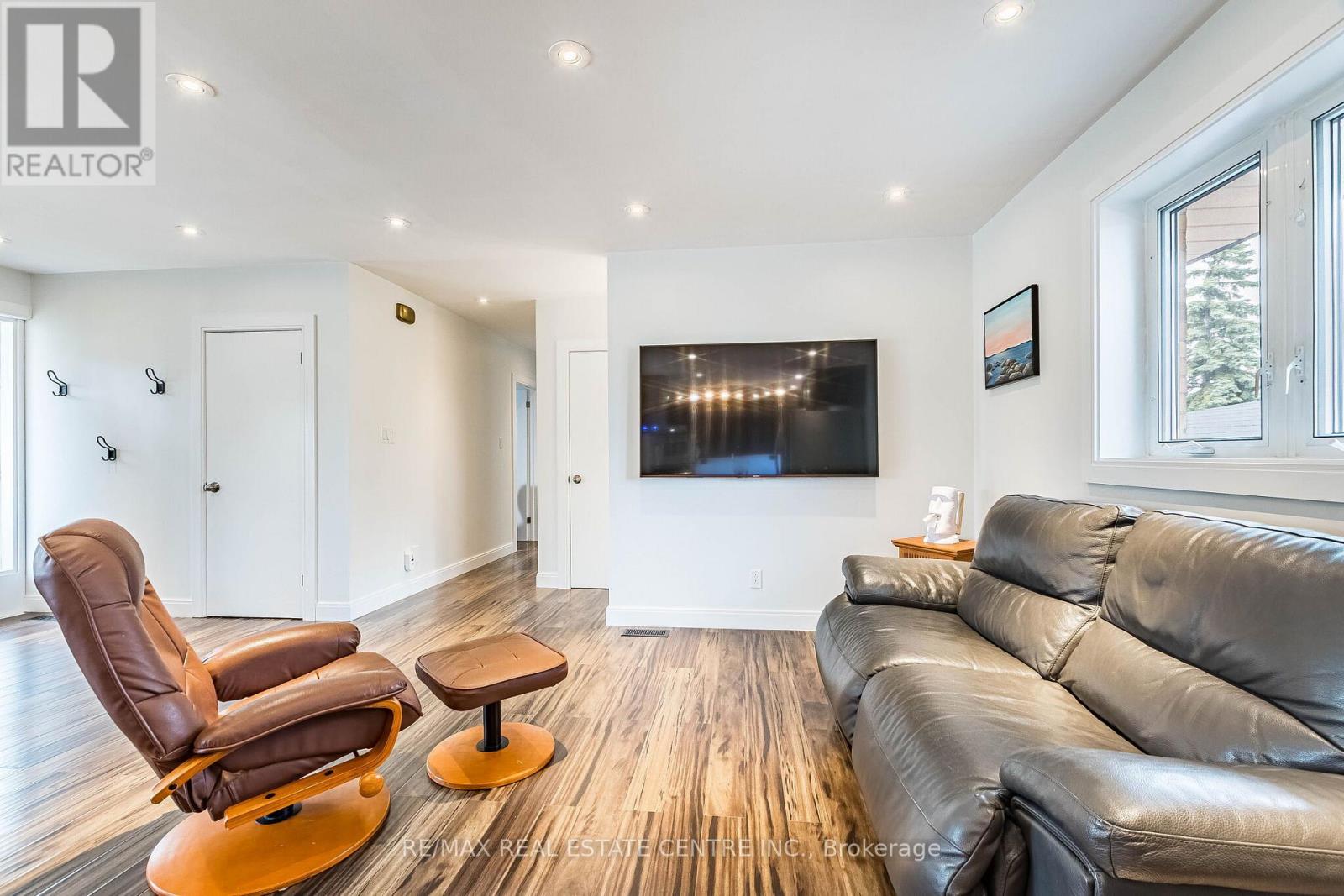 25 Lesbury Avenue, Brampton, Ontario  L6W 3A2 - Photo 19 - W12998136