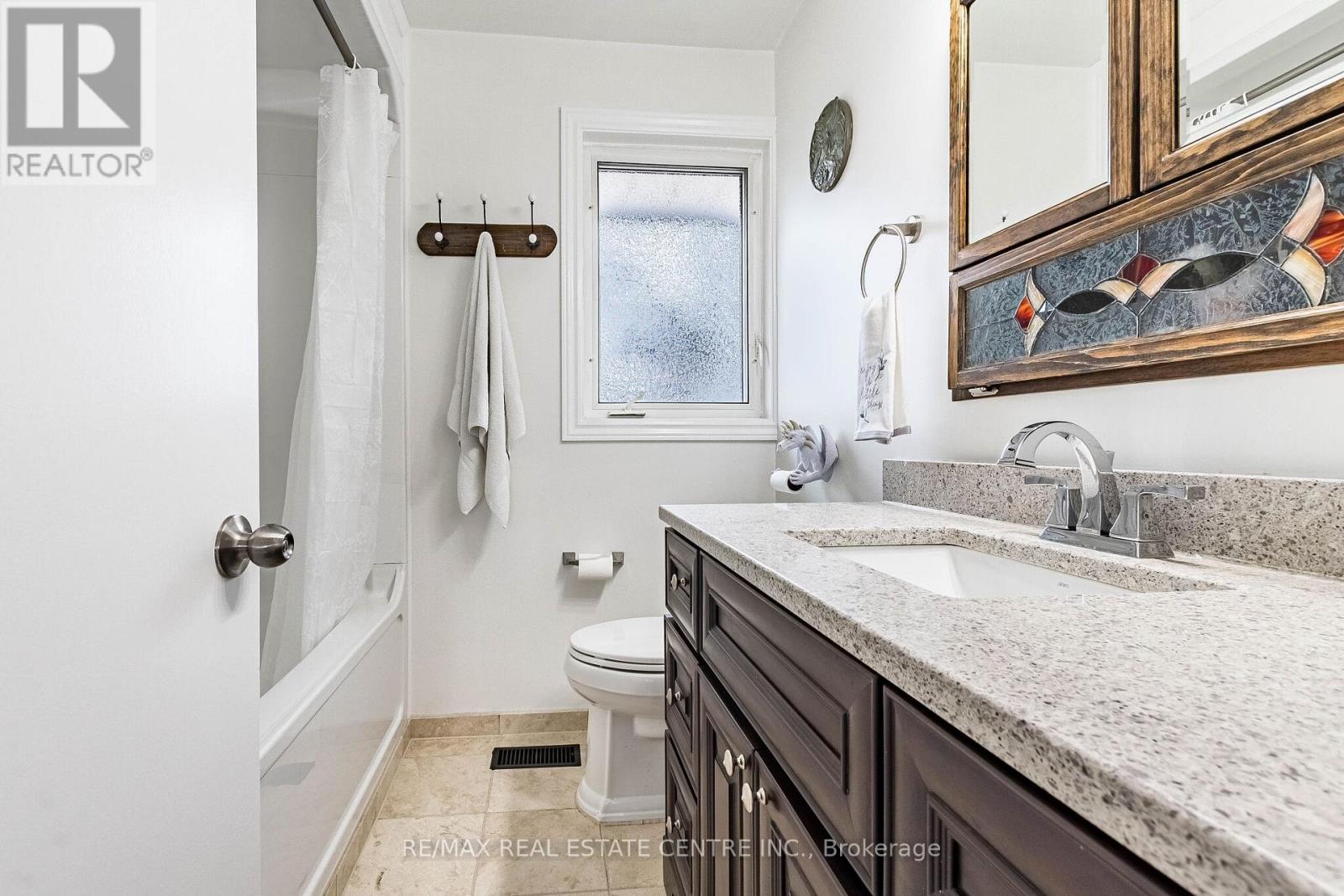 25 Lesbury Avenue, Brampton, Ontario  L6W 3A2 - Photo 33 - W12998136