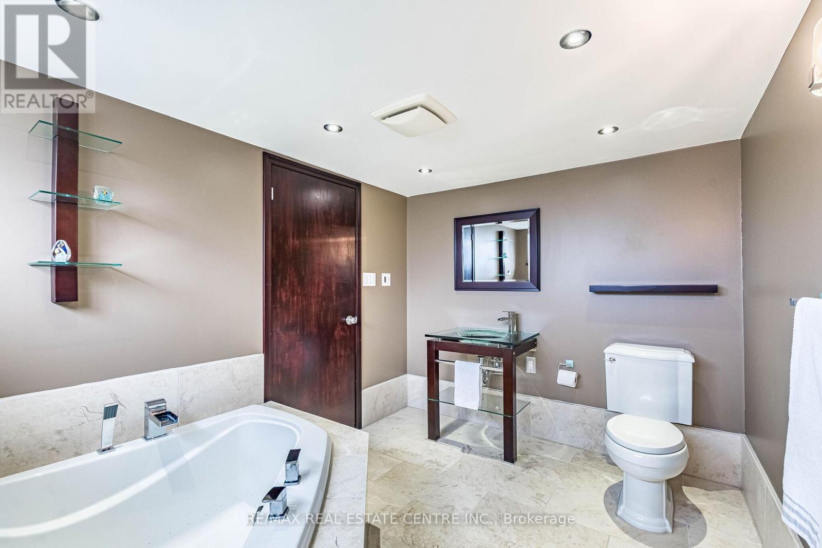 25 Lesbury Avenue, Brampton, Ontario  L6W 3A2 - Photo 41 - W12998136