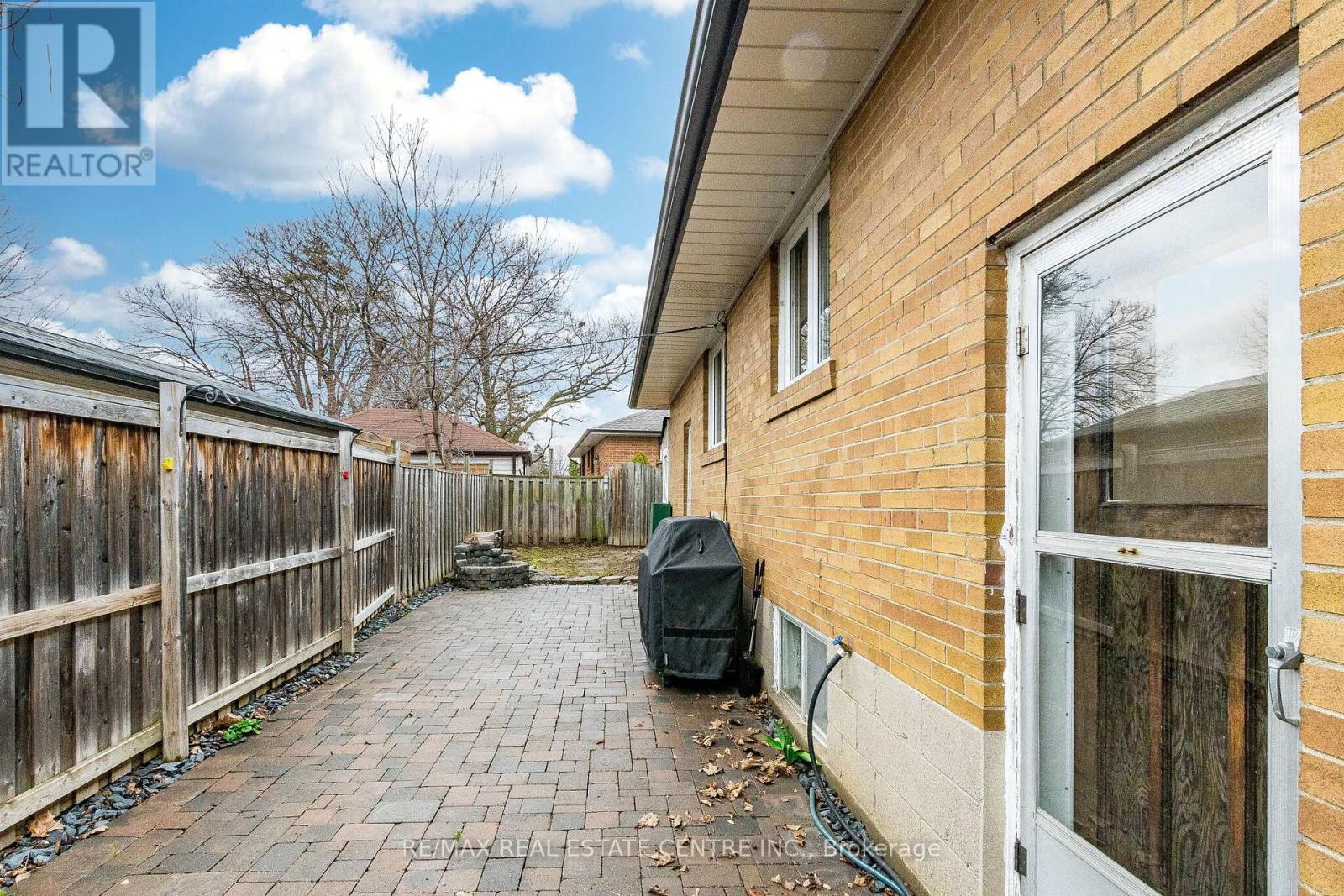 25 Lesbury Avenue, Brampton, Ontario  L6W 3A2 - Photo 50 - W12998136