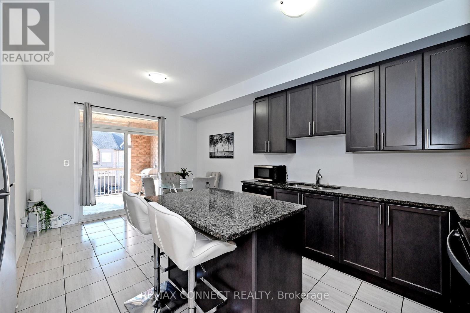 19 Gemma Place, Brampton, Ontario  L6Z 1X9 - Photo 17 - W12998152