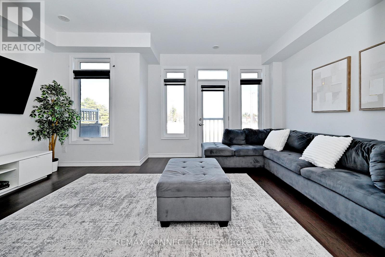 19 Gemma Place, Brampton, Ontario  L6Z 1X9 - Photo 8 - W12998152